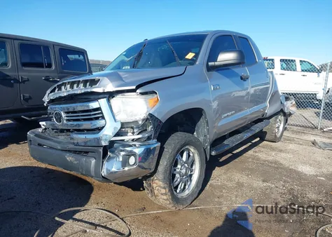 2016 Toyota Tundra Sr5 5.7L V8 z USA, uszkodzony, nr VIN 5TFUW5F12GX573528